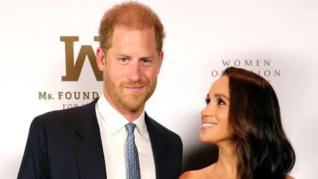 Ọmọọba Harry àti ìyàwó rẹ̀, Meghan níbi ayẹyẹ ìfúnilámì ẹ̀yẹ