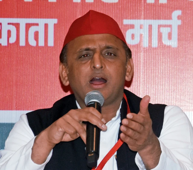 अखिलेश यादव