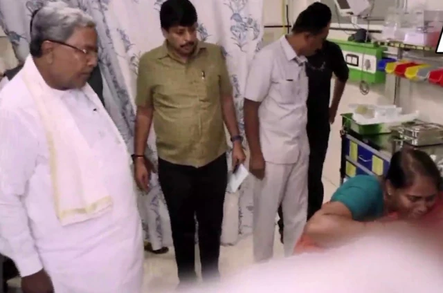 बेंगलुरु में कार के डूबने से युवती की मौत