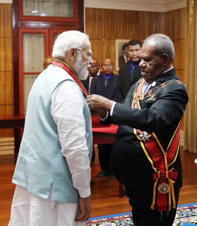 नरेंद्र मोदी