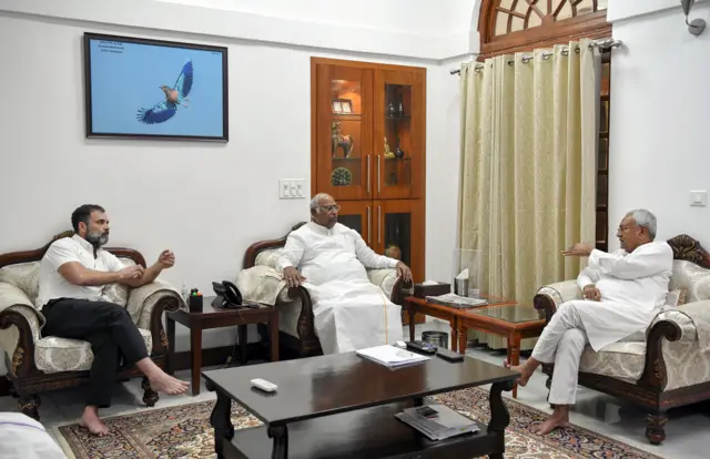 नीतीश कुमार के साथ राहुल गांधी की बैठक