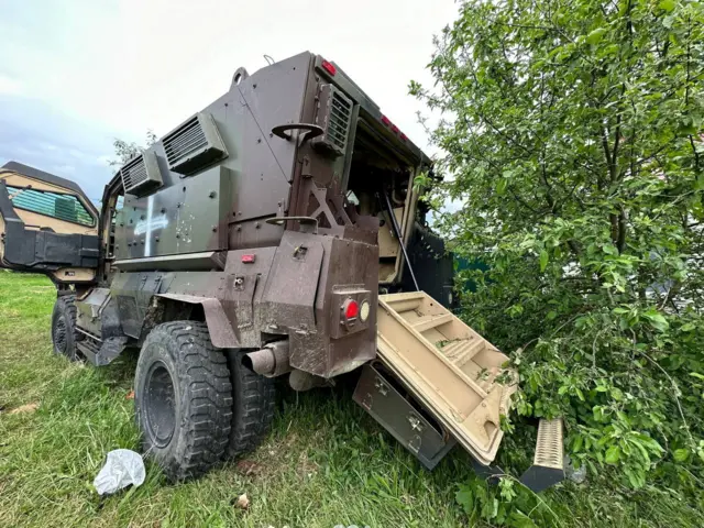 Джип с украинским опознавательным знаком (фото опубликовано губернатором Белгородской области)