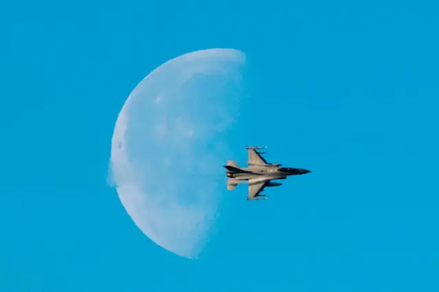Норвежский F-16 во время учений