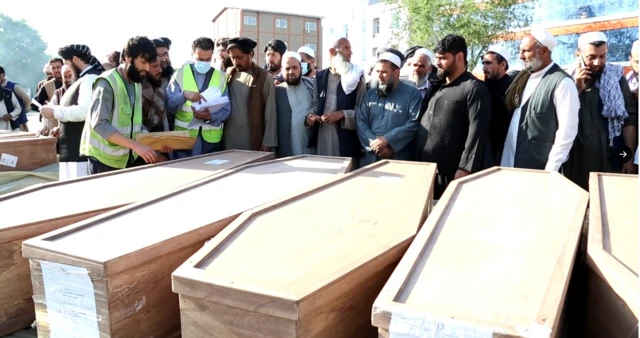 اجساد ۱۸ پناهجوی افغان که در بلغارستان در گذشته بودند، به کابل منتقل شدند