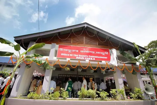 हेयर स्टाइल से नाराज शिक्षक ने काटे बच्चों के बाल