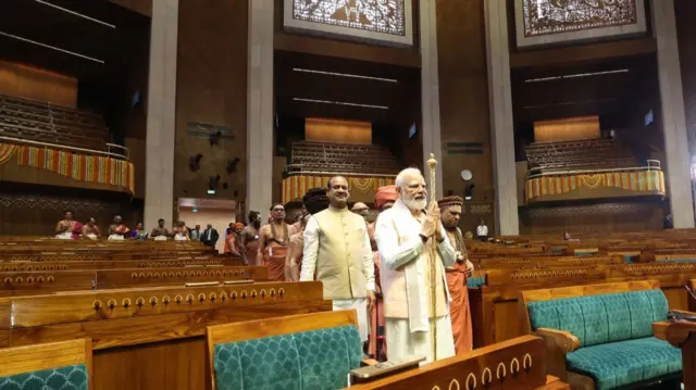 नरेंद्र मोदी