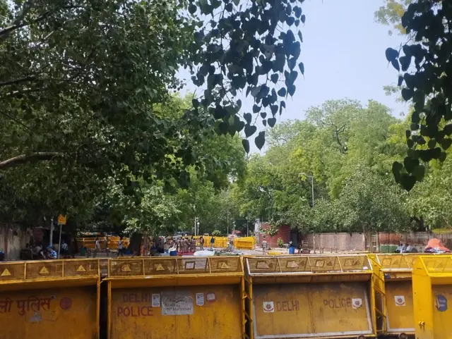 जंतर मंतर पर वो जगह है जहां महिला पहलवानों ने टेंट लगा रखा था. अब टेंट हटा दिया गया है.
