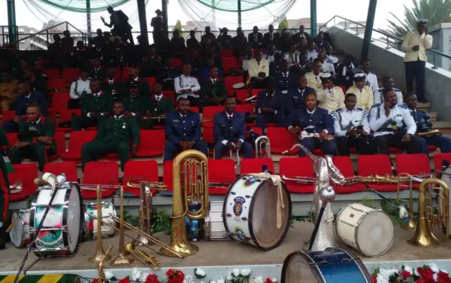 Gbogbo ọmọ ogun ti wa ni ikale