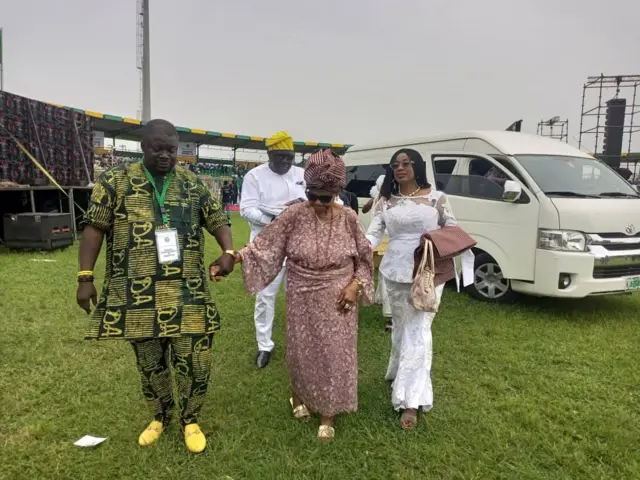 Iya to bi Gomina Dapọ Abiọdun ati awọn ọmọ rẹ