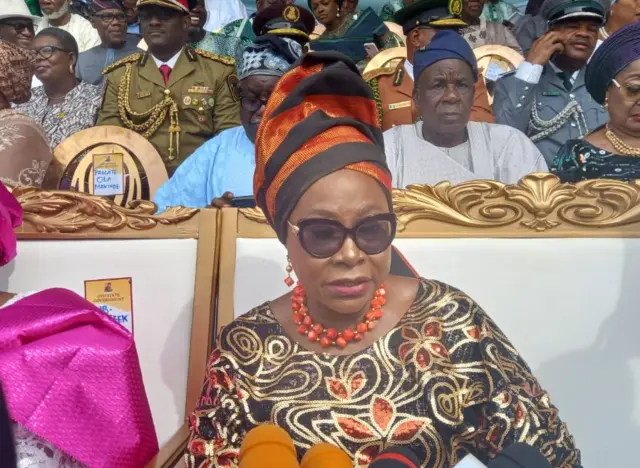 Iyawo Gomina ipinle Oyo nigbakanri Mutiat Ladoja,Taofeq Arapaja  Alaga apapọ ẹgbẹ oṣelu PDP lápá ìwọ oòrùn Gúsù Nàìjíríà
