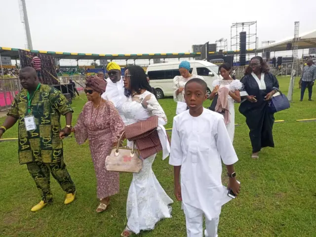 Iya to bi Gomina Dapọ Abiọdun ati awọn ọmọ rẹ