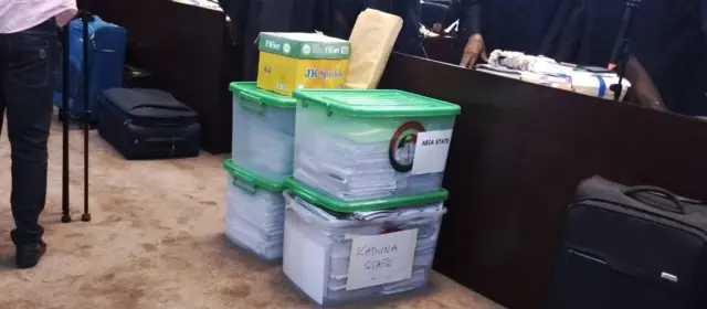 Ihe akaebe bụ akwụkwọ ndị e ji tụọ vootu na ntuliaka