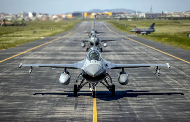 F-16