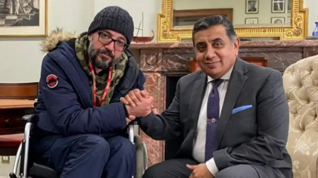 طارق احمد، معاون این وزارتخانه و مدیرکل خاورمیانه وزارت خارجه بریتانیا، با آقای بهشتی دیدار کرد