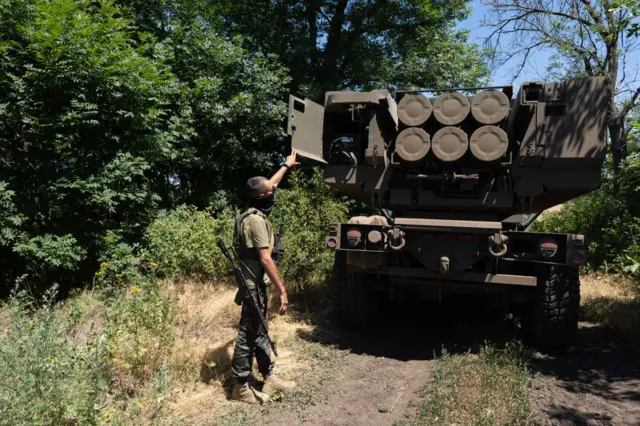 Установка HIMARS на востоке Украины