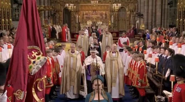 عند انتهاء المراسم