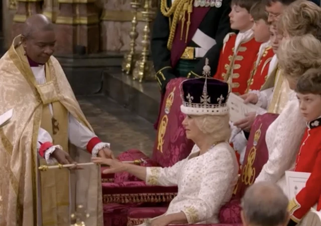 تتويج كاميلا