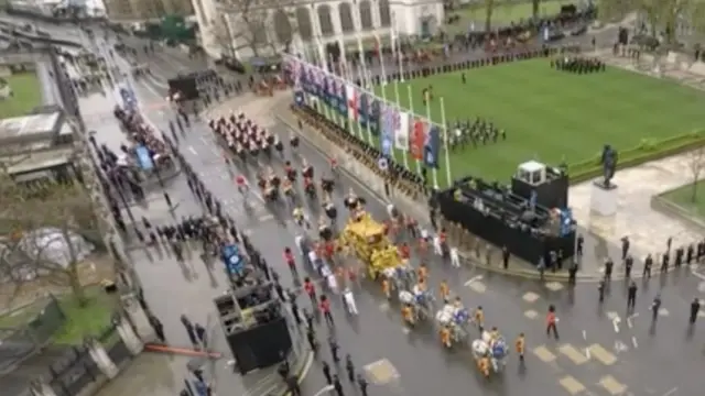 صورة لموكب التتويج