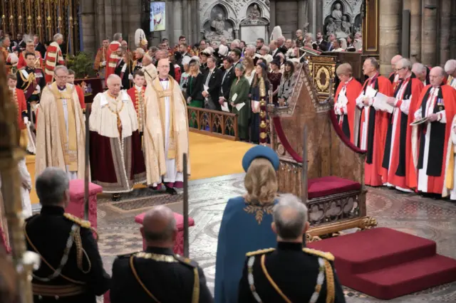 Sarki Charles III ne a tsakiya