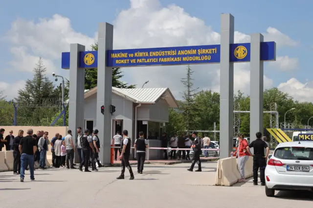 المصنع الذي تعرض لانفجار