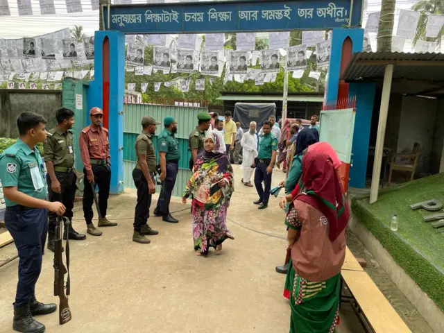 খুলনার একটি ভোটকেন্দ্র