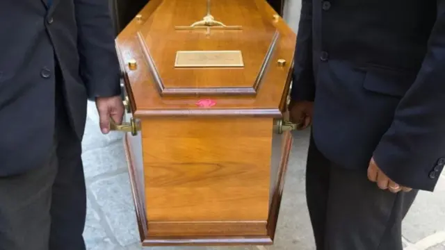 ताबूत में सांस लेती मिली 'मृत महिला'