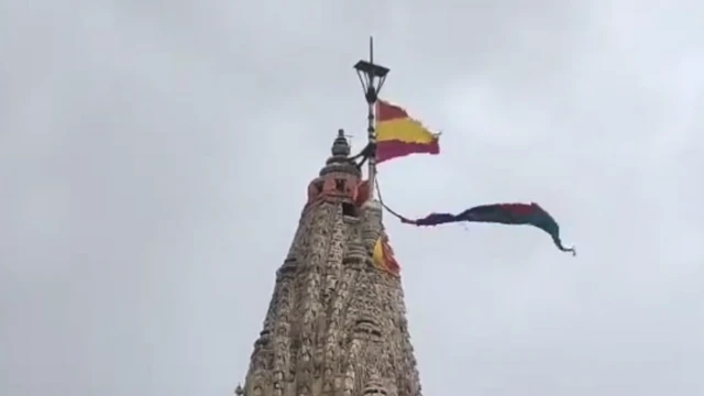 દ્વારકા મંદિરની ધજાને ક્ષતિ