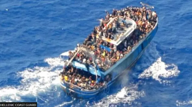 Greece boat disaster: Ụgbọ mmiri dakporo bu ụmụaka ruru otu narị