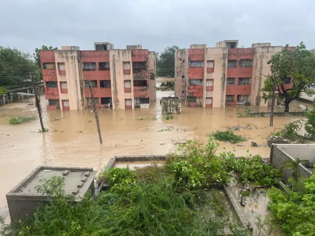 કચ્છના માંડવી પાસે પાણી ભરાયાં