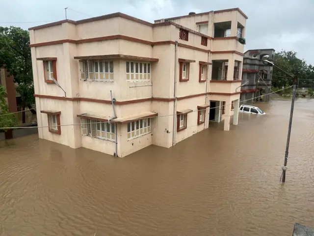 કચ્છના માંડવી પાસે પાણી ભરાયાં