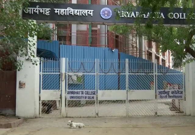 दिल्ली यूनिवर्सिटी के साउथ कैंपस में मर्डर