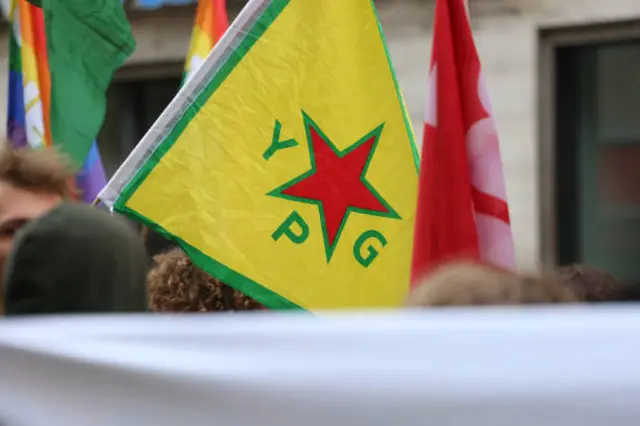 علم لحزب العمال الكردستاني