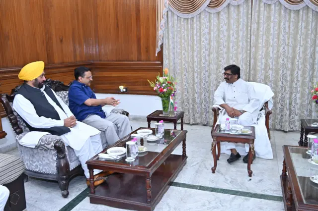 अरविंद केजरीवाल और हेमंत सोरेन