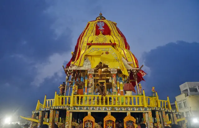 ओडिशा के पुरी में भगवान जगन्नाथ की रथ यात्रा