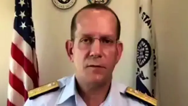 यूएस कोस्ट गार्ड के रियर एडमिरल जॉन मॉगर