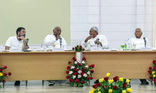 నితీశ్ కుమార్, రాహుల్ గాంధీ