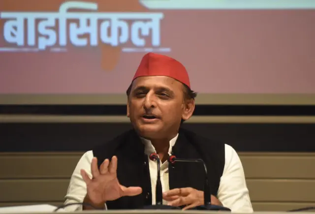 अखिलेश यादव