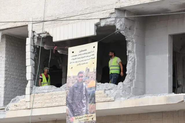 البيت بعد تدمير جدرانه الداخلية