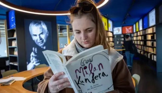 మిలన్ కుందేరా