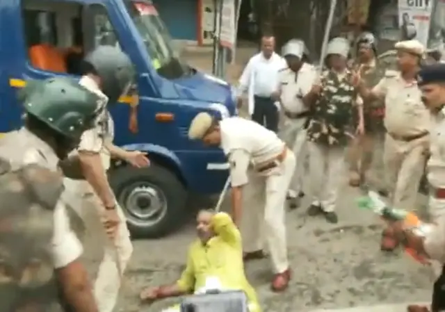 लाठीचार्ज