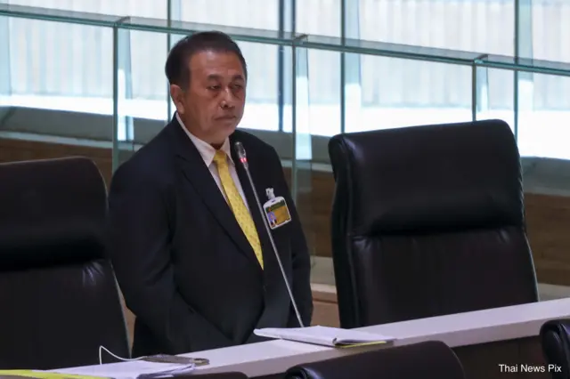 เสรี สุวรรณภานนท์