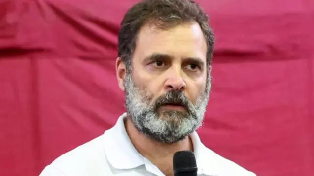कांग्रेस नेता राहुल गांधी ने प्रधानमंत्री नरेंद्र मोदी पर निशाना साधा है.