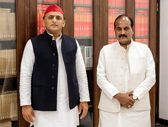 अखिलेश यादव और दारा सिंह चौहान