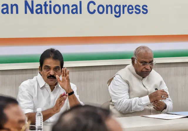 मल्लिकार्जुन खड़गे और केसी वेणुगोपाल