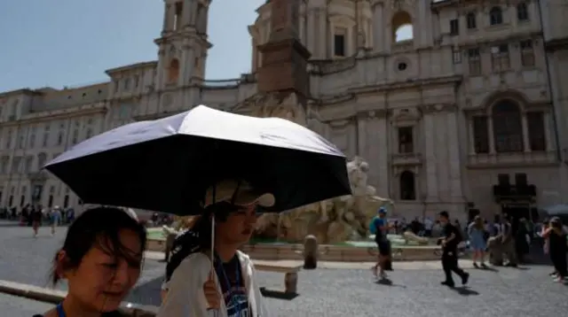 Rome,heerkulku wuxuu gaaray 40C (104F) dhamaadkii usbuuca