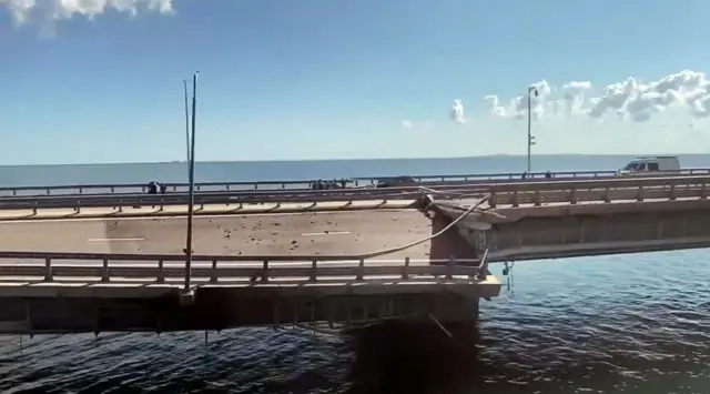 Поврежденный Крымский мост