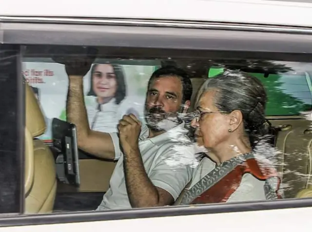 సోనియా, రాహుల్