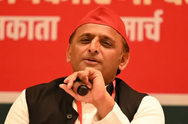 अखिलेश यादव