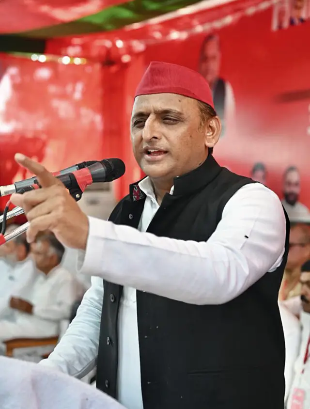 अखिलेश यादव
