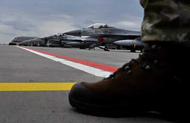 F-16